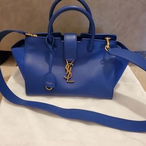 Authentic Yves Saint Laurent Shoulder/crossbody Bag In Blue